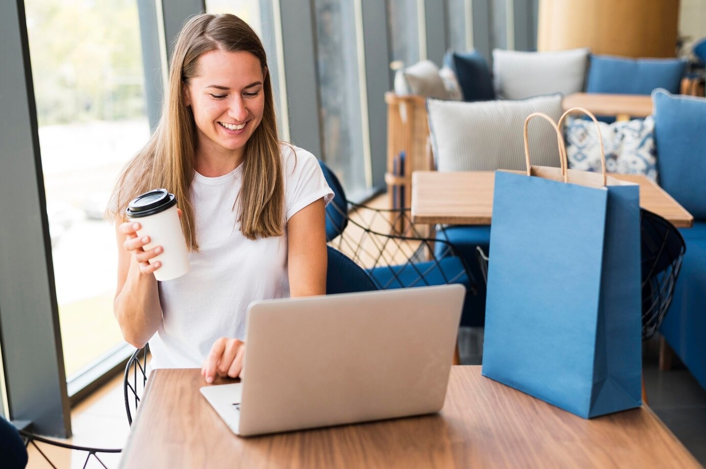E-Commerce Listening เป็นเครื่องมือที่ผู้ค้าอีคอมเมิร์ซไทยควรใช้ในปี 2025
